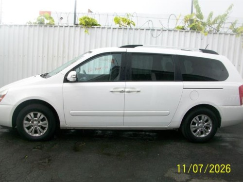 TAXISTA O FAMILIA SEDONA LX 2011 13,900 REAL