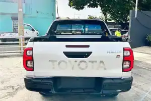 TOYOTA HILUX 2024 GR