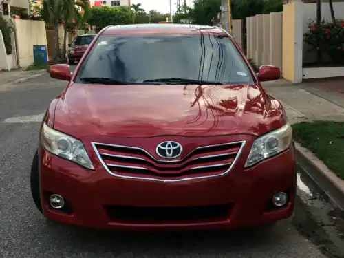 TOYOTA camry xle 2010 rojo vino