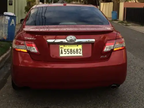 TOYOTA camry xle 2010 rojo vino