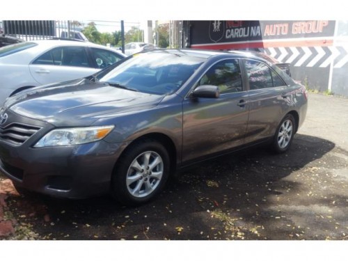 TOYOTA CAMRY 2010 COMO NUEVO 