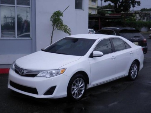 TOYOTA CAMRY 2013 COMO NUEVO LLAMA 7874040823