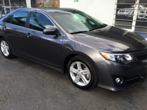 TOYOTA CAMRY SE 2014 4CILINDROS $22,995 GURABO