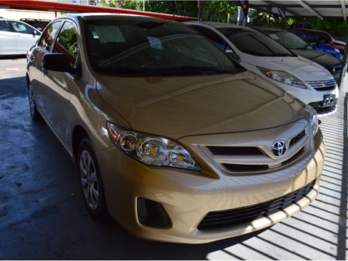 TOYOTA COROLLA 2013 COMO NUEVO