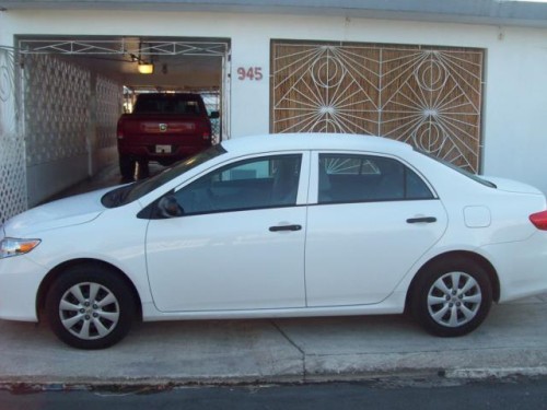 TOYOTA COROLLA 2013CUENTA EN $2,00O.00