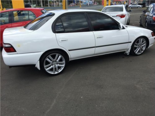 TOYOTA COROLLA $3,900.00