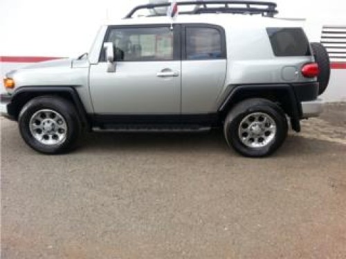 TOYOTA FJ CRUISER 2011