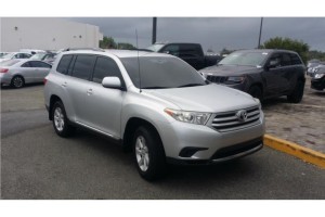 TOYOTA HIGHLANDER 2012 COMO NUEVA