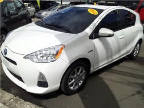 TOYOTA PRIUS C AHORRA MUCHO $EN GASOLINA