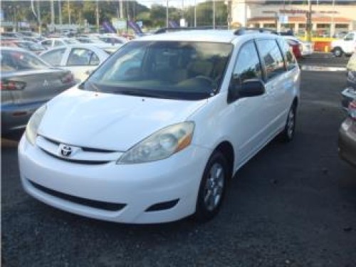 TOYOTA SIENNA 2006 $8,995.00