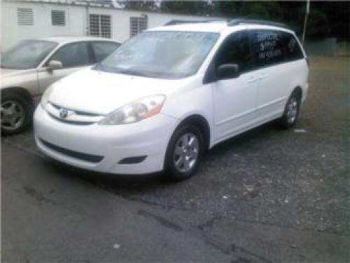 TOYOTA SIENNA 2006 SOLO 9995