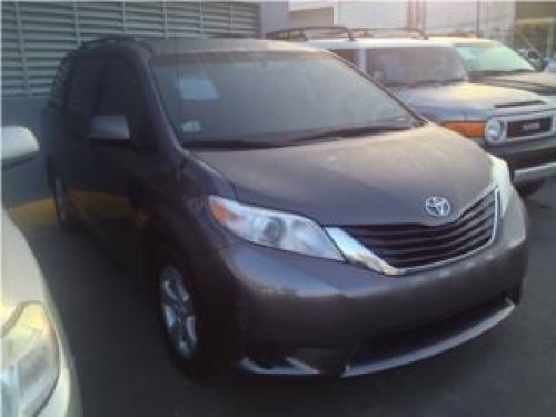 TOYOTA SIENNA 2011 SUPER NUEVA