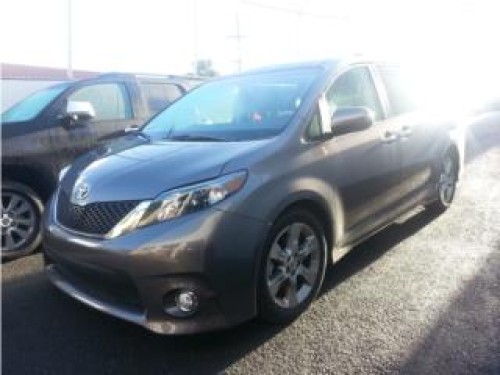 TOYOTA SIENNA SPORT CHARCOAL 10,000 MILLAS