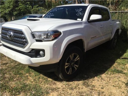 TOYOTA TACOMA 2016 POCO MILLAJE