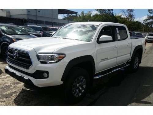 TOYOTA TACOMA SR5 BLANCO 2017