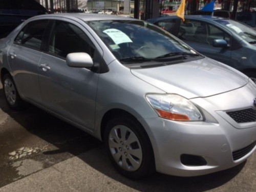 TOYOTA YARIS 2009