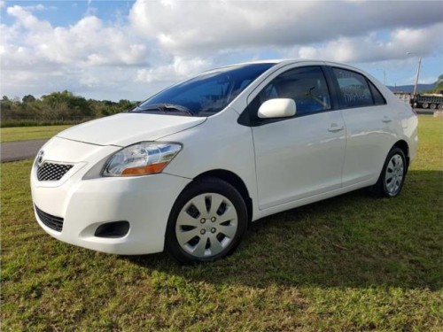 TOYOTA YARIS 2010 COMO NUEVO