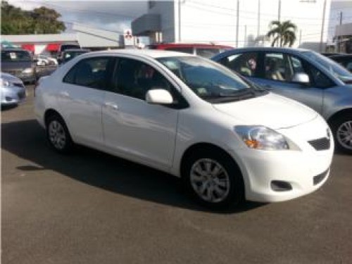 TOYOTA YARIS 2012 EN EXCELENTES CONDICIONES