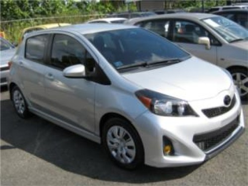 TOYOTA YARIS 2012