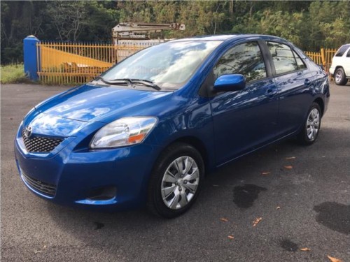 TOYOTA YARIS SEDAN 59,000 MILLAS