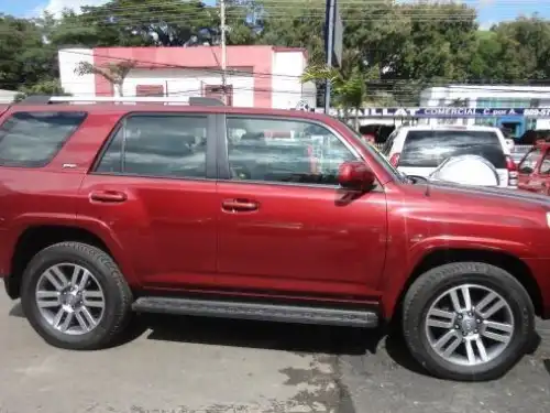 Toyota 4 Runner  2010