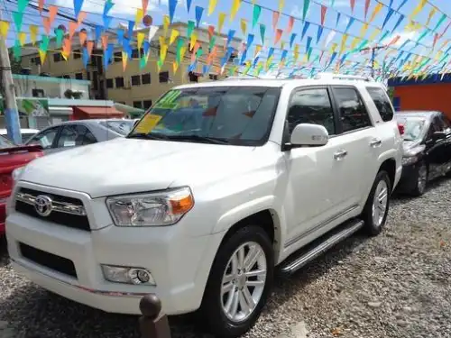 Toyota 4 Runner SR5 2011