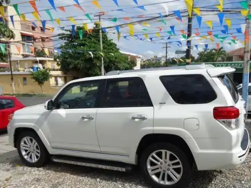Toyota 4 Runner SR5 2011