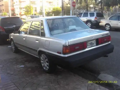Toyota Camry 1986 Gris