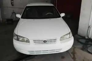 Toyota Camry 1998 color blanco 