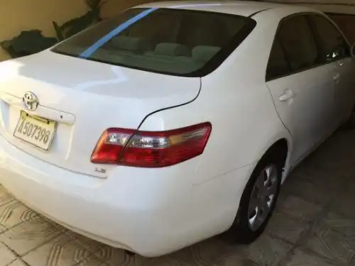 Toyota Camry 2007 Blanco, buenas condiciones 