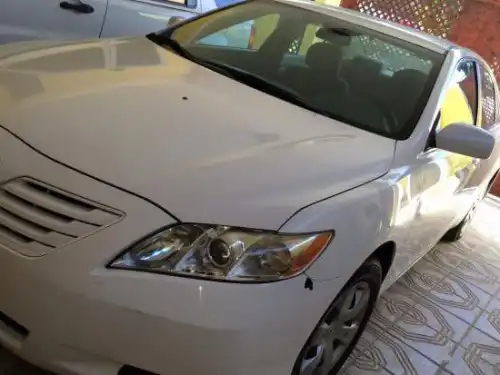 Toyota Camry 2007 Blanco, buenas condiciones 