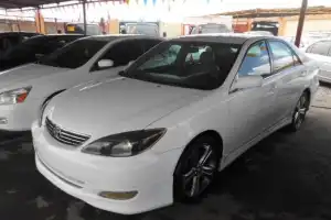 Toyota Camry LE 2004