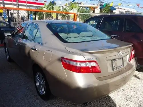 Toyota Camry LE 2009