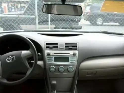 Toyota Camry LE 2009