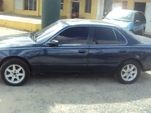 Toyota Camry Le, Año 1992 Azul