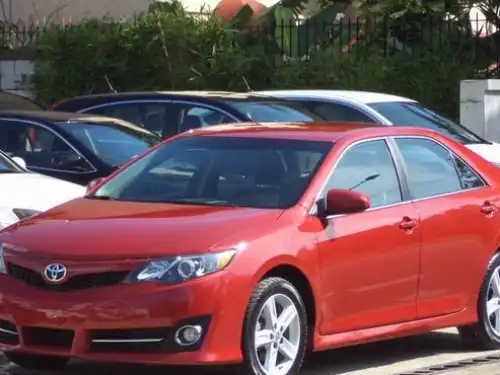 Toyota Camry SE 2012