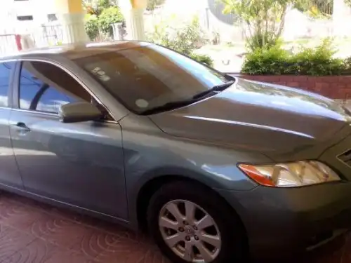 Toyota Carmry 2007 XLE en excelentes condiciones 