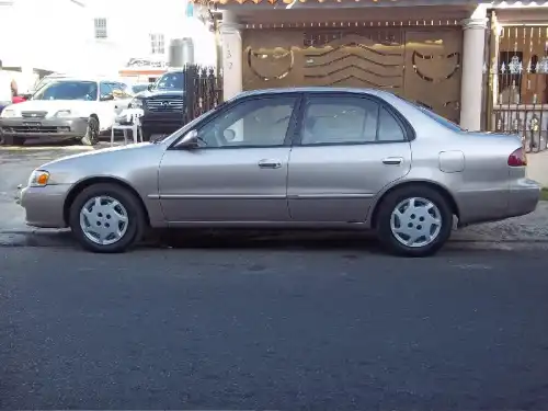 Toyota Corolla  2001  
