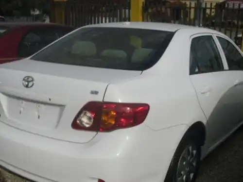 Toyota Corolla  2009