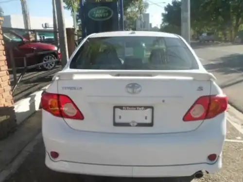 Toyota Corolla  2010