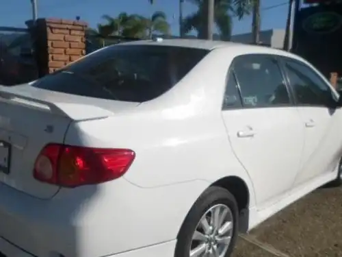 Toyota Corolla  2010