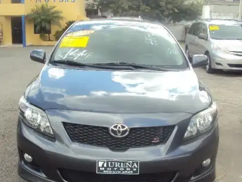 Toyota Corolla  2010