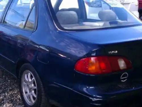 Toyota Corolla 1998 LE 