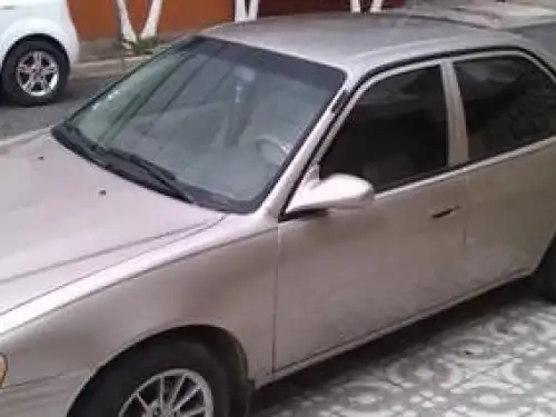 Toyota Corolla 1998 en excelentes condiciones 