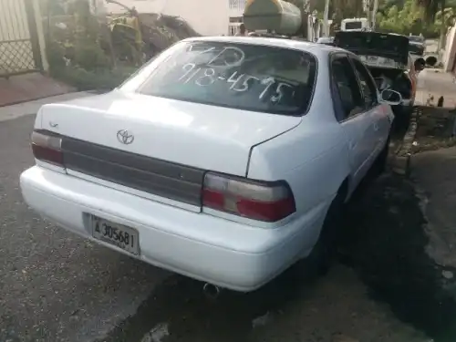 Toyota Corolla 93 blanco