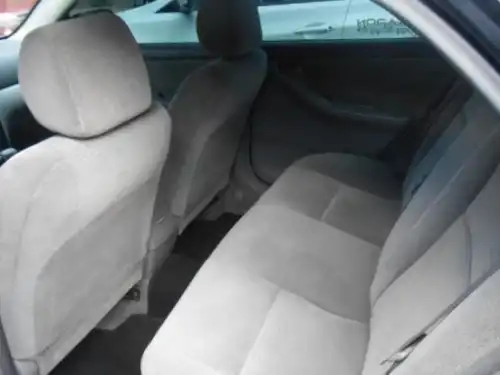 Toyota Corolla CE 2005