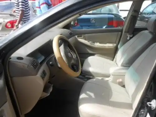 Toyota Corolla CE 2005