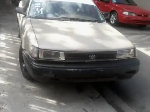 Toyota Corolla Dorado Año 91