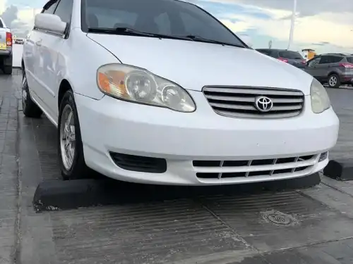 Toyota Corolla LE 2004