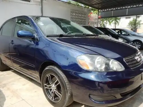 Toyota Corolla LE 2005